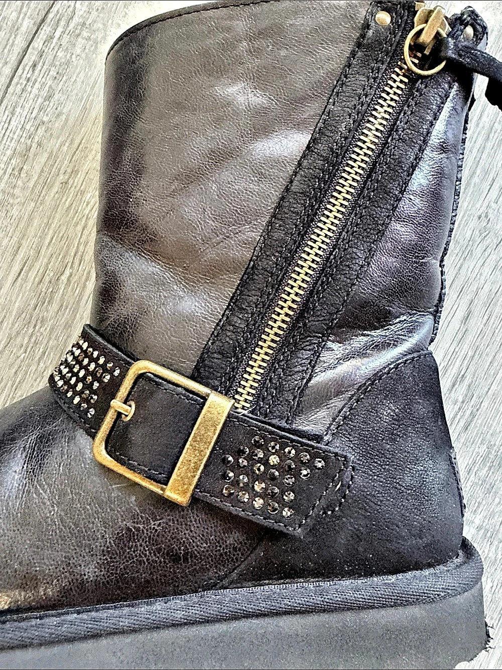 UGG W Blaise Crystal Studded Leather Boots Black US 7 - Picture 10 of 13